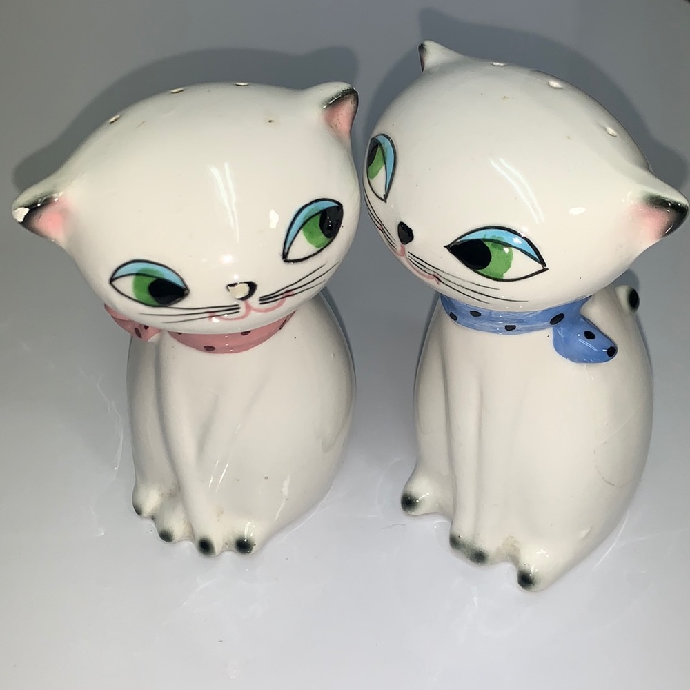 Vintage Holt Howard kitty salt and pepper shakers